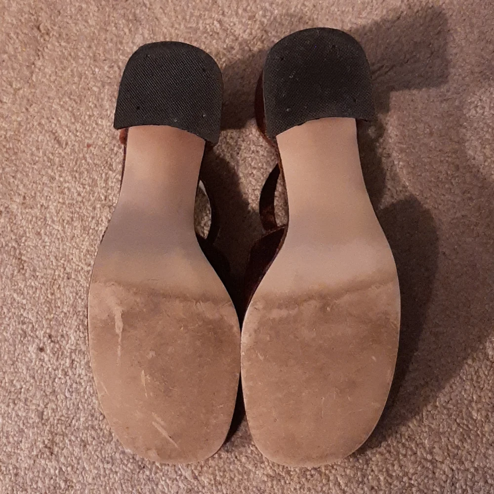 Bakers Vintage Womens Chunky Heels Velvet Shoes - Picture 4 of 5